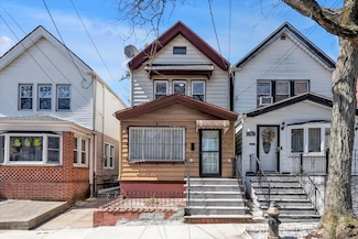 86-22 77th St, Jamaica, NY 11421