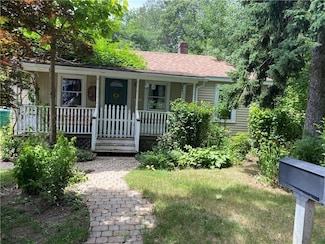 163 Reynolds Ave, Warwick, RI 02889