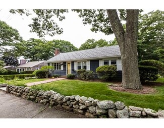 8 Marthas Ln, Rockport, MA 01966