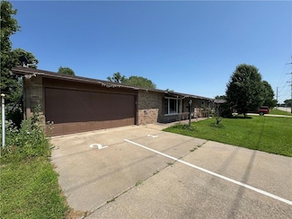 1110 S Plummer Ave, Chanute, KS 66720