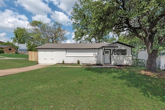 4901 Wilmington Dr, Fort Worth, TX 76107