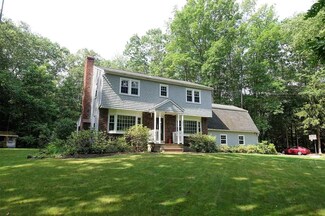 1 Woodridge Rd, Durham, NH 03824