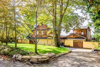 16223 Reitan Rd NE, Bainbridge Island, WA 98110