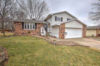 2325 N Longwood Dr, Decatur, IL 62526