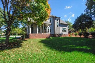1201 Cedar Ln, Charlotte, NC 28226