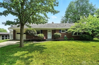 924 Fairacres Dr, Dayton, OH 45429