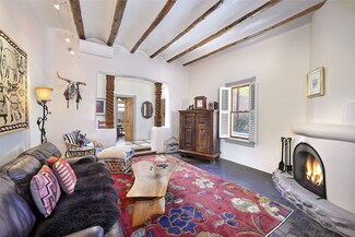 557 Agua Fria St, Santa Fe, NM 87501