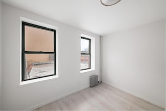 721 Henry St Unit 2R, Redhook, NY 11231