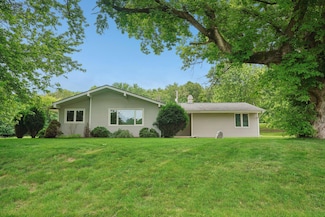 W279N5143 N Willow Creek Dr, Pewaukee, WI 53072