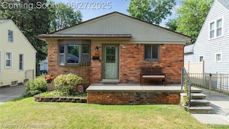 100 Bauman Ave, Clawson, MI 48017