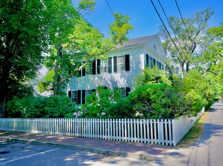 60 Davis Ln, Edgartown, MA 02539