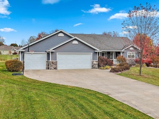 9410 Memory Ln, Neenah, WI 54956