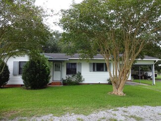 101 Vermilion St, Kaplan, LA 70548