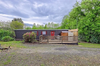3251 Holland Dr, Young Harris, GA 30582
