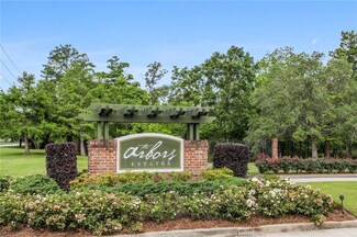 37 Arbor Ln, New Orleans, LA 70131