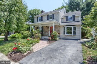 11 Country Club Place E, Camp Hill, PA 17011