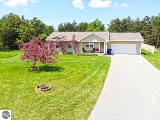 1790 Hansen Cir, Traverse City, MI 49685