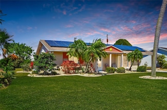 1515 Arrowhead Dr, Sun City Center, FL 33573