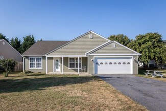 19 Somerset Dr, Weyers Cave, VA 24486