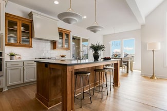 15561 W 168th Terrace, Overland Park, KS 66062