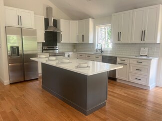 2 W Dudley Rd, Dudley, MA 01571