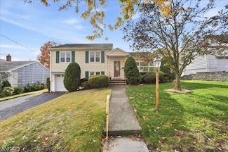 27 Mountainview Dr, Clifton, NJ 07013