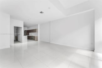 851 NE 1st Ave Unit 505, Miami, FL 33132