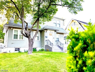 194 Elm Ave, Teaneck, NJ 07666