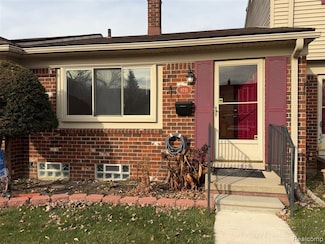 9731 Cornell St, Taylor, MI 48180