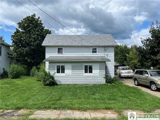 25 Burton Ave, Ripley, NY 14775