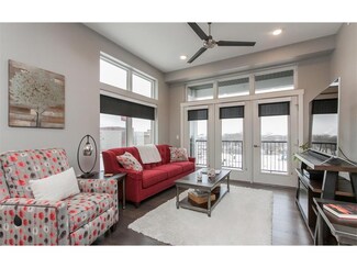 200 3rd Ave SW Unit 402, Cedar Rapids, IA 52404