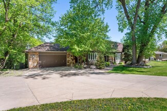 6328 Interlachen Blvd, Edina, MN 55436