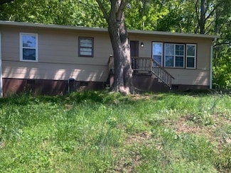 712 Bronson St, Rossville, GA 30741