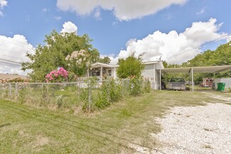 308 S Mills St, Bowie, TX 76230