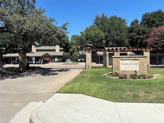 5731 Cedar Creek Dr, Benbrook, TX 76109