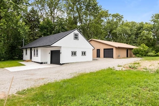 N5599 Mill St, Shiocton, WI 54170