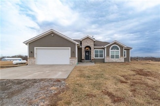 5199 SE Fox Run Rd, Lathrop, MO 64465