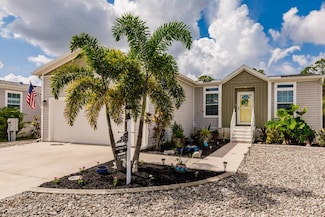 19240 Potomac Cir Unit 696, North Fort Myers, FL 33917