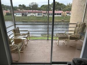 182 Lake Frances Dr, West Palm Beach, FL 33411