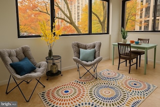 5904 Mount Eagle Dr Unit 201, Alexandria, VA 22303