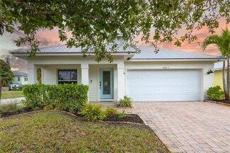 807 SW 28th St, Palm City, FL 34990