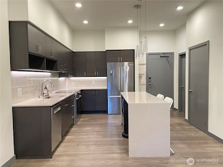 11903 NE 128th St Unit 108, Kirkland, WA 98034