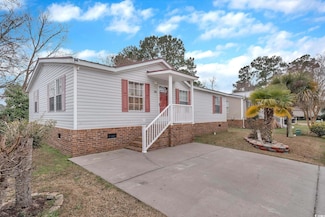 100 Kings Dr, Little River, SC 29566