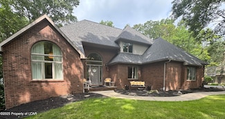 42 Shady Tree Dr, Mountain Top, PA 18707