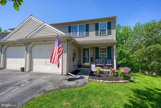 380 Crosswinds Dr, Lititz, PA 17543