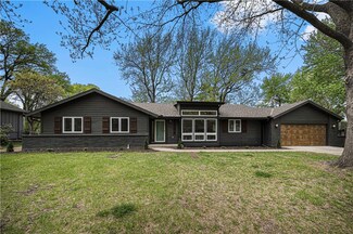 8904 Pawnee Ln, Leawood, KS 66206
