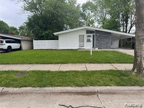 29592 Fairfax St, Southfield, MI 48076