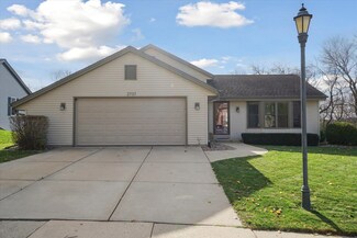 2737 Brighton Dr, Waukesha, WI 53188