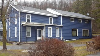 16 Cedar St, Morrisville, NY 13408