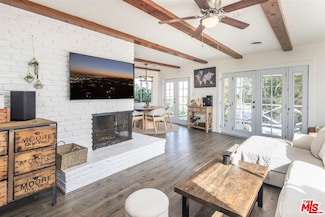 22247 Del Valle St, Woodland Hills, CA 91364